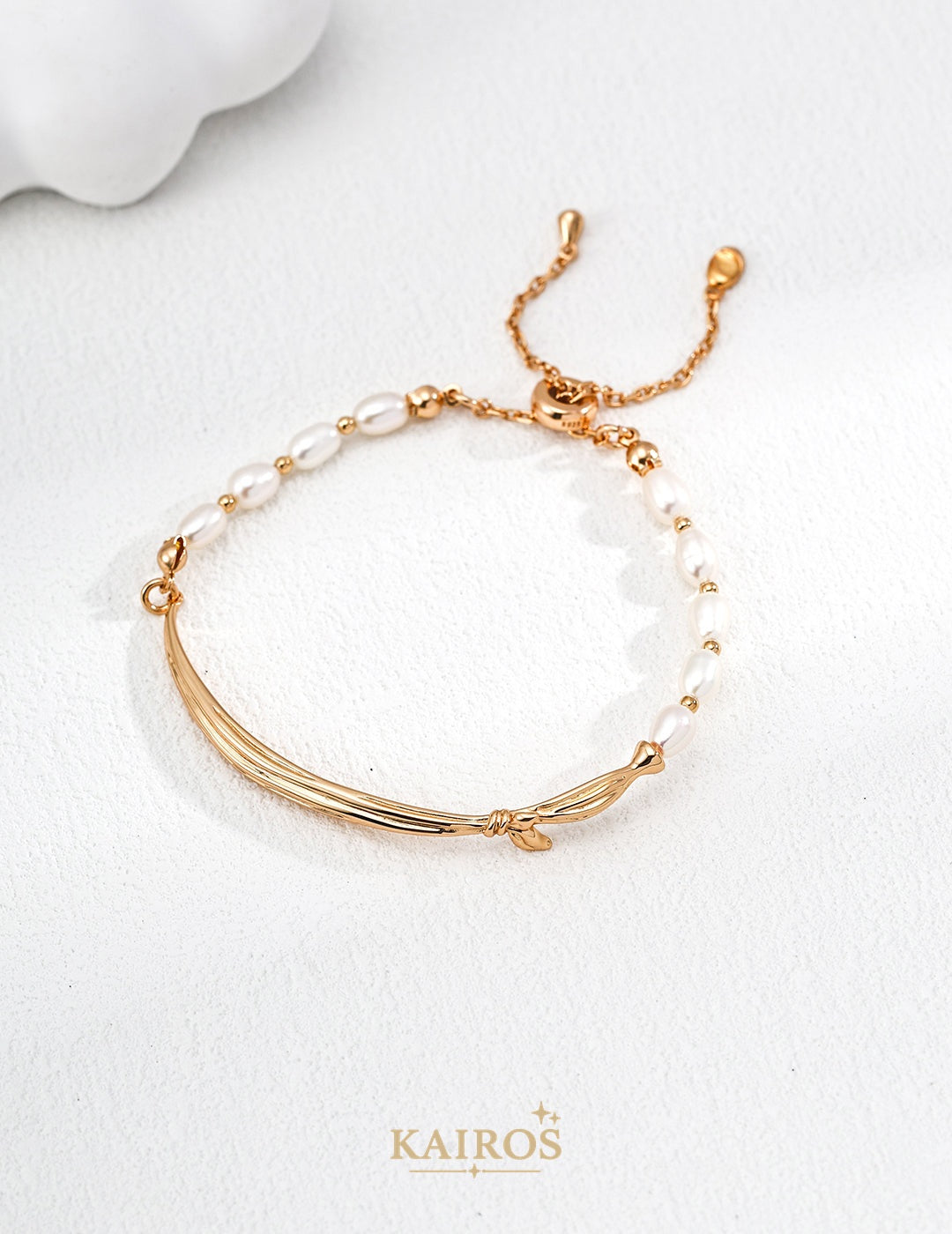 Kairos logo-only cover - Pearl Romance Bloom Bracelet
