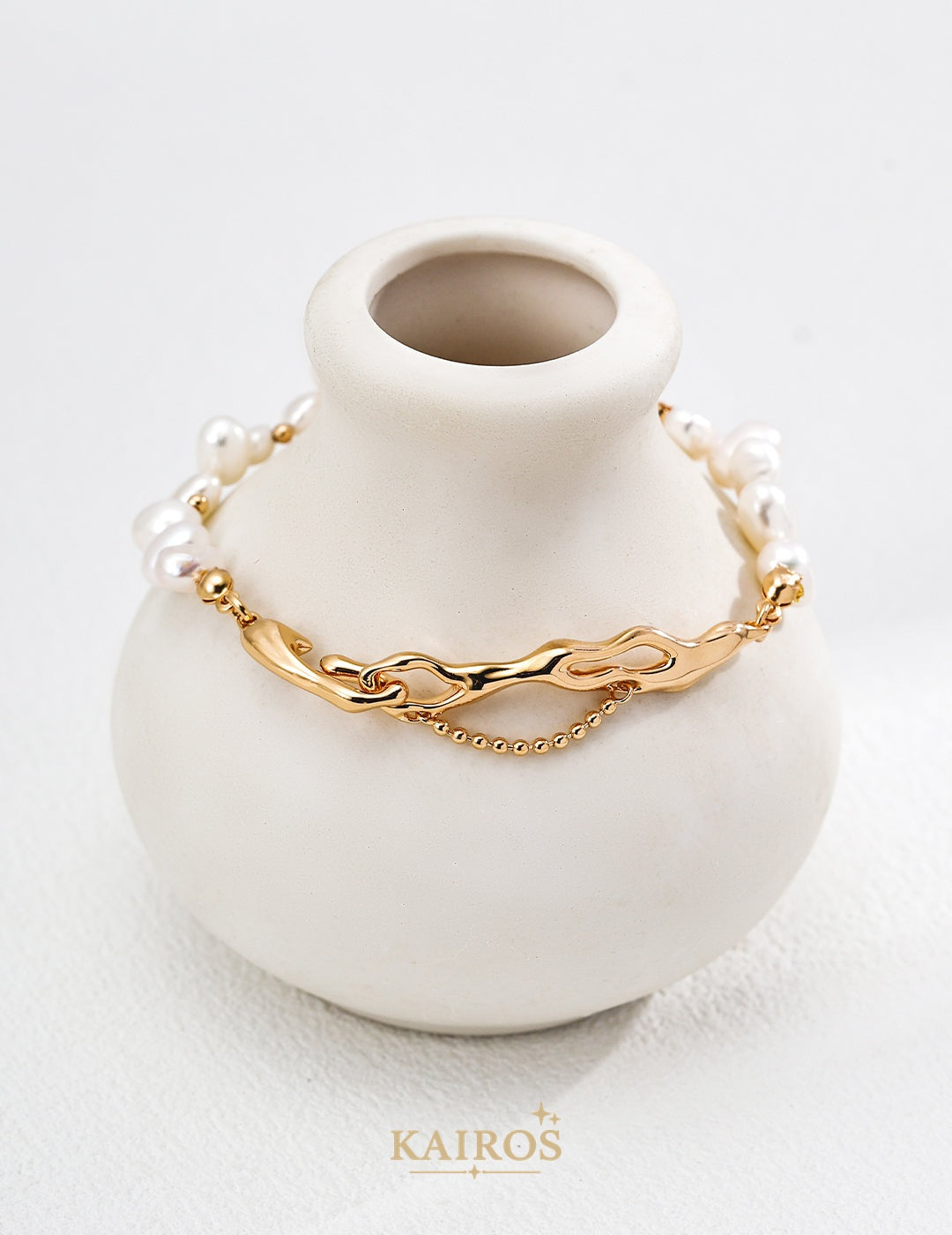 Kairos logo-only cover - Lava Bloom Pearl Bracelet