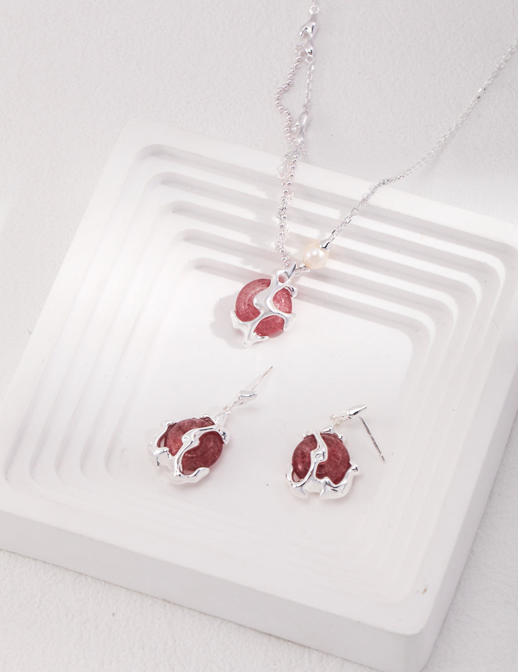 Pearl Necklace image 2