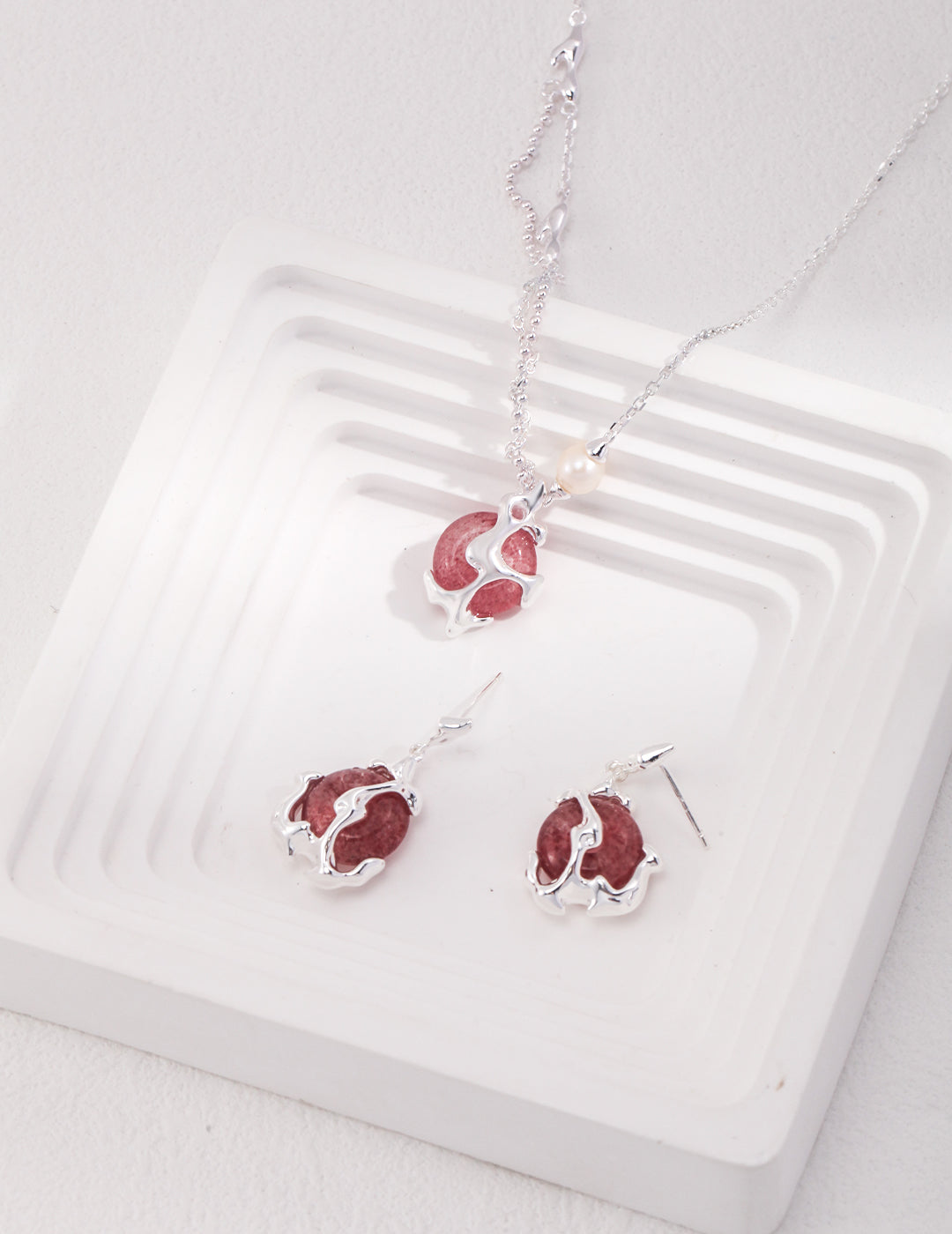 Pearl Necklace image 2