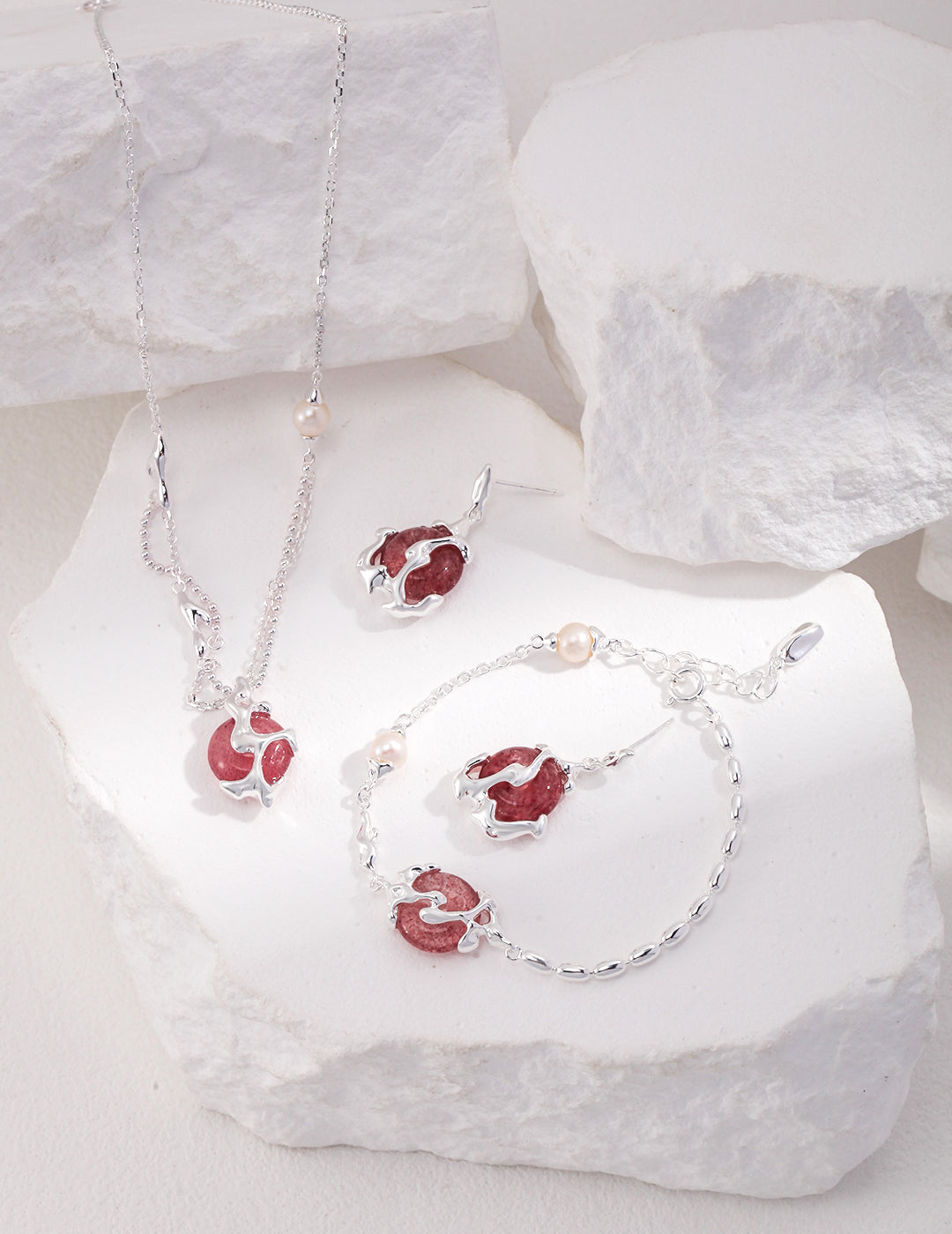 Pearl Necklace image 3