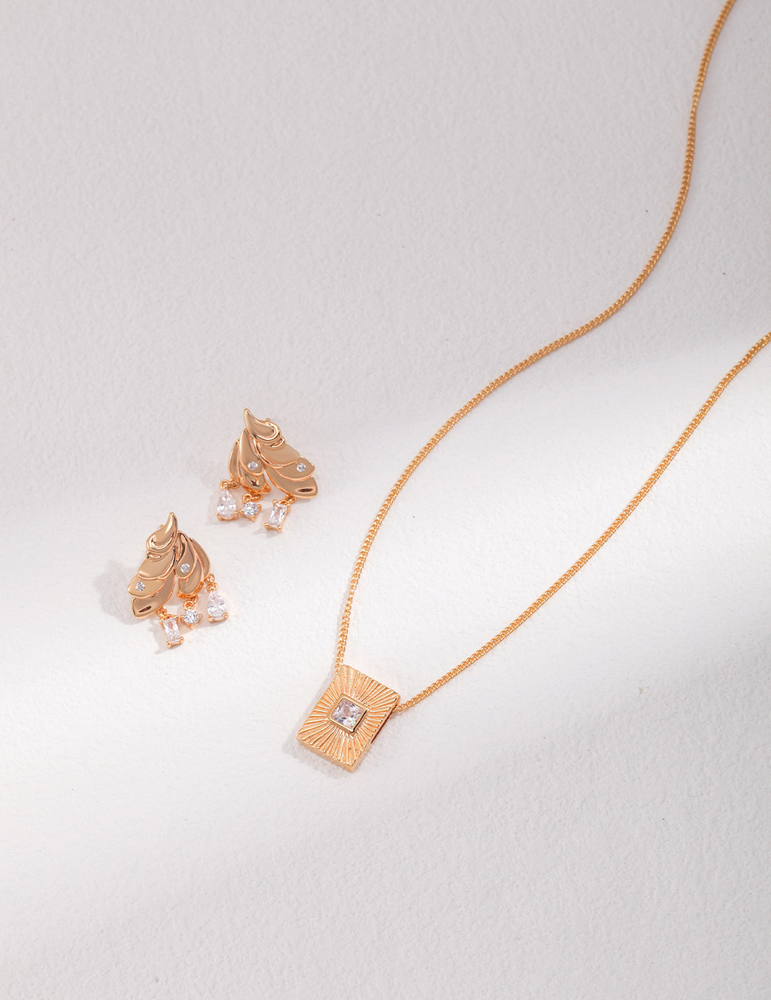 Elise Zirconia Necklace image 3