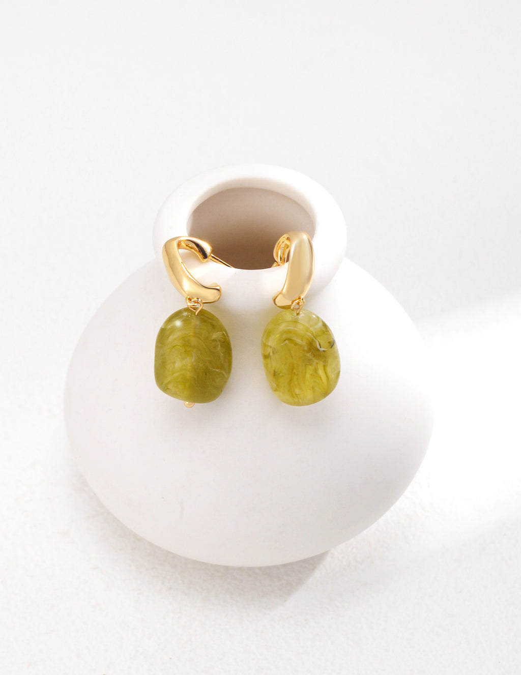 Stud Earrings image 3