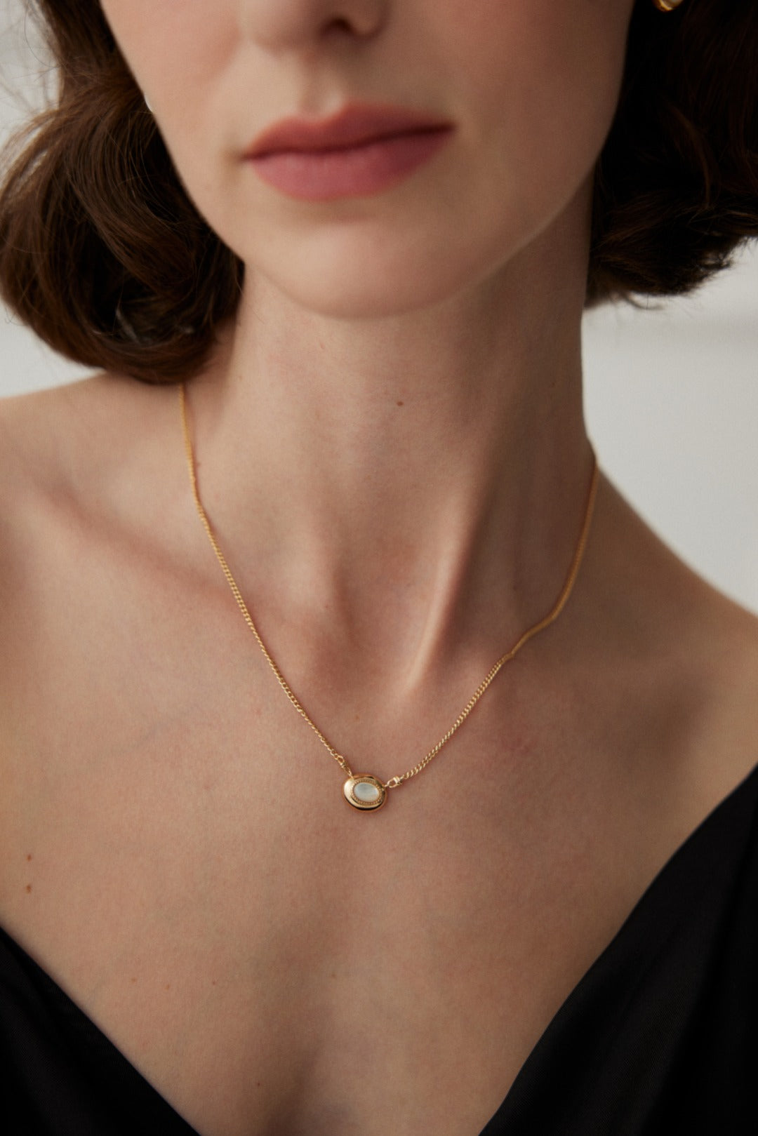 Mother of Pearl Pendant Necklace image 2