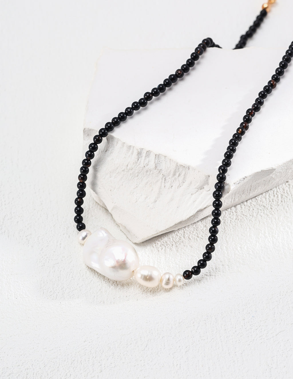Agate Pearl Necklace image 1