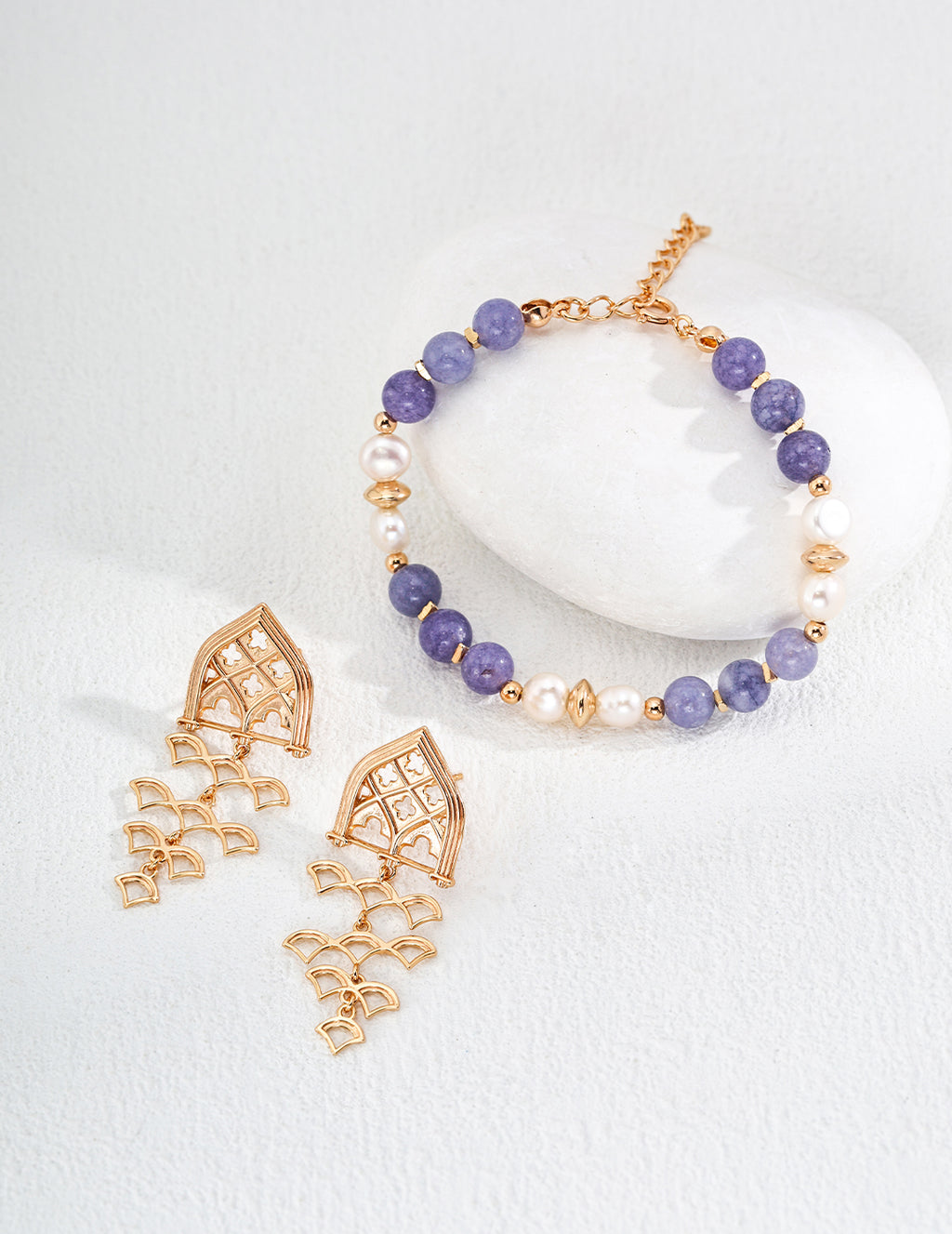 Earrings image 4
