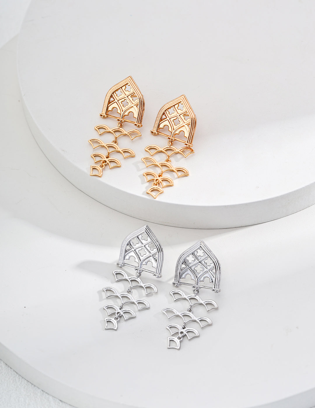 Earrings image 3