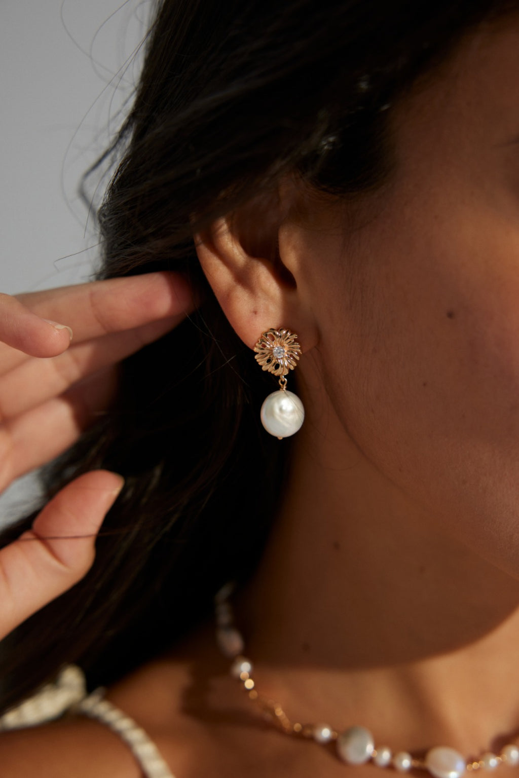 Pearl Earrings image 2