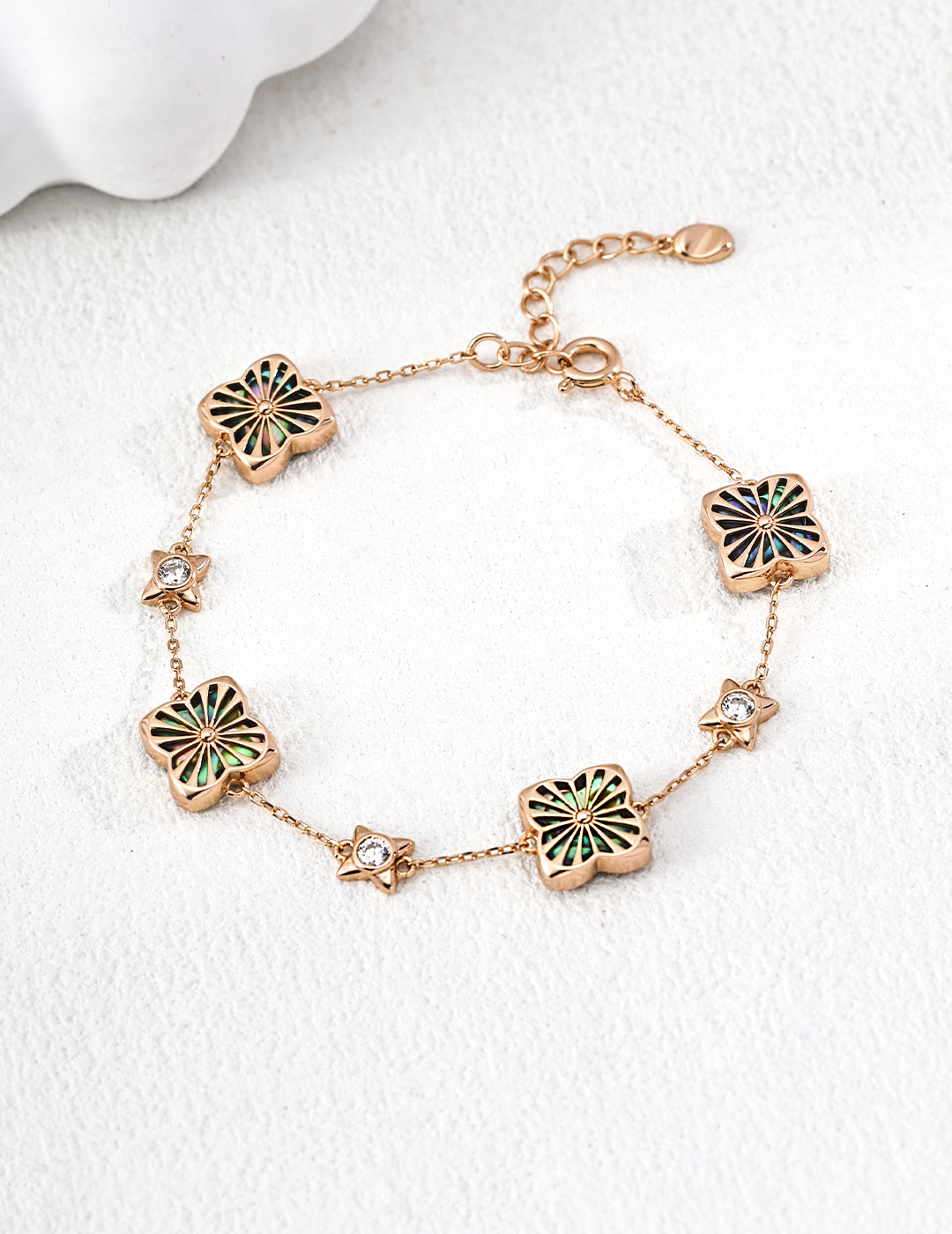 Modern Four-Leaf Clover Shell Bracelet