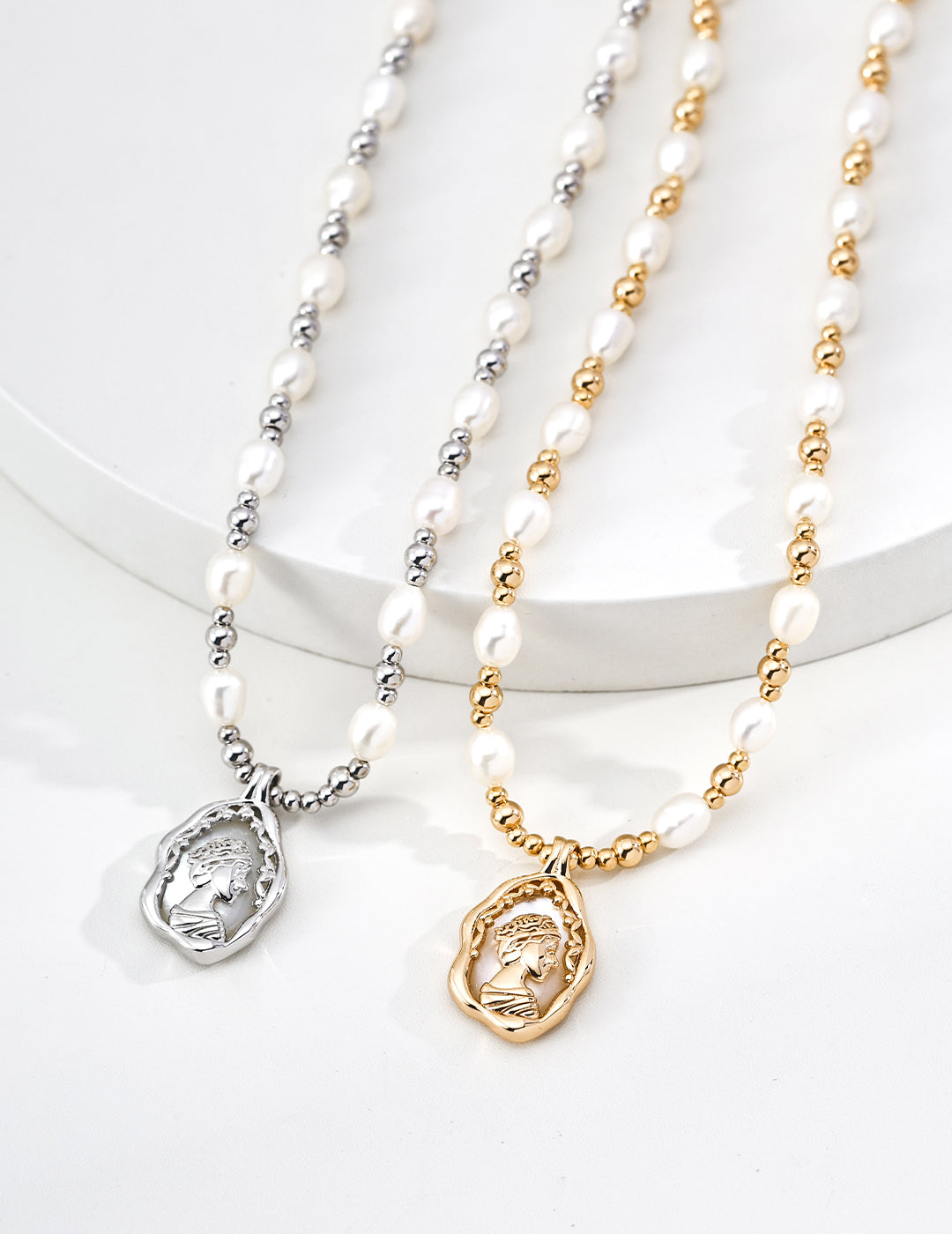 Natural Pearl Queen Necklace - image 4