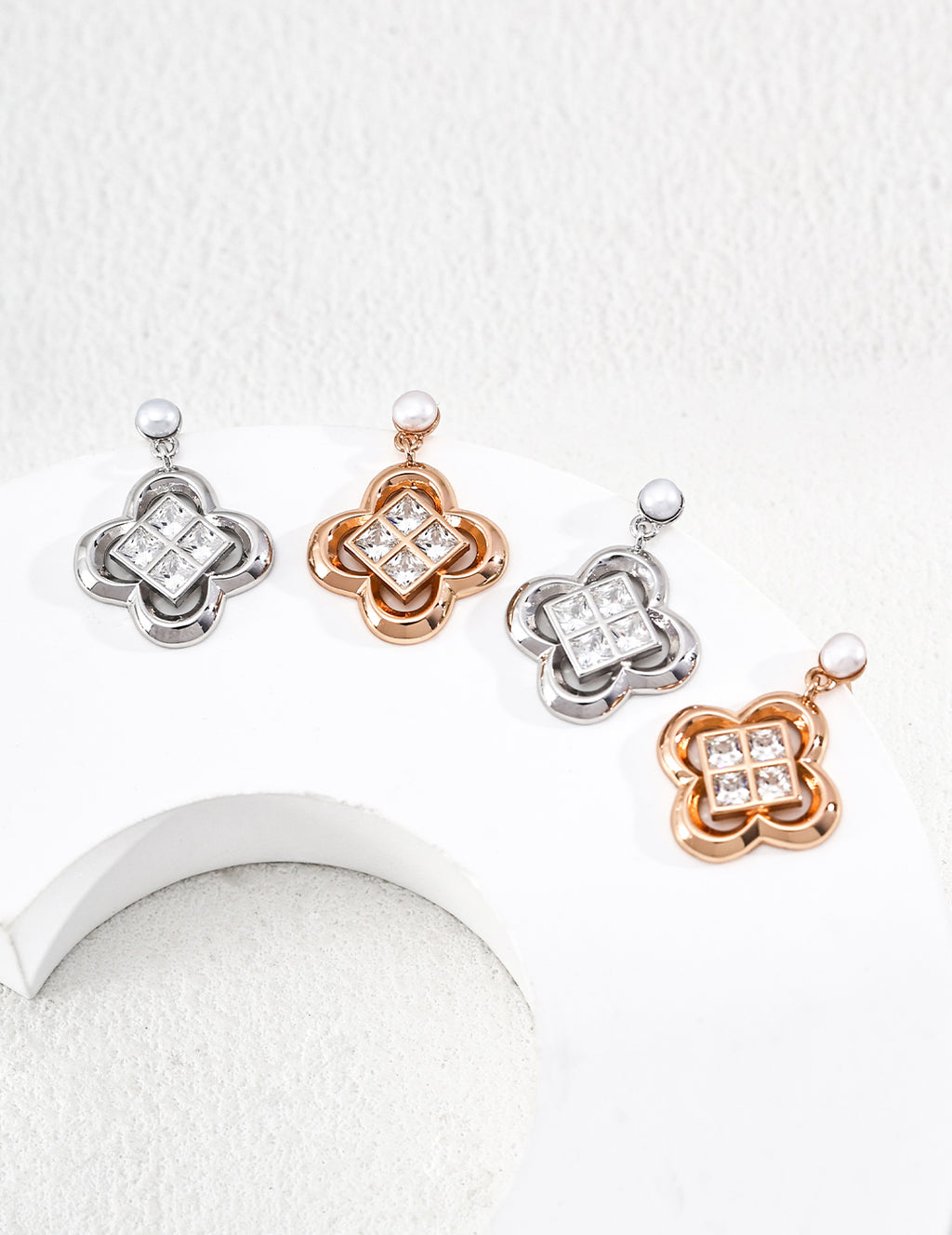 【Lucky Four-Leaf Clover】Zirconia Earrings - image 4