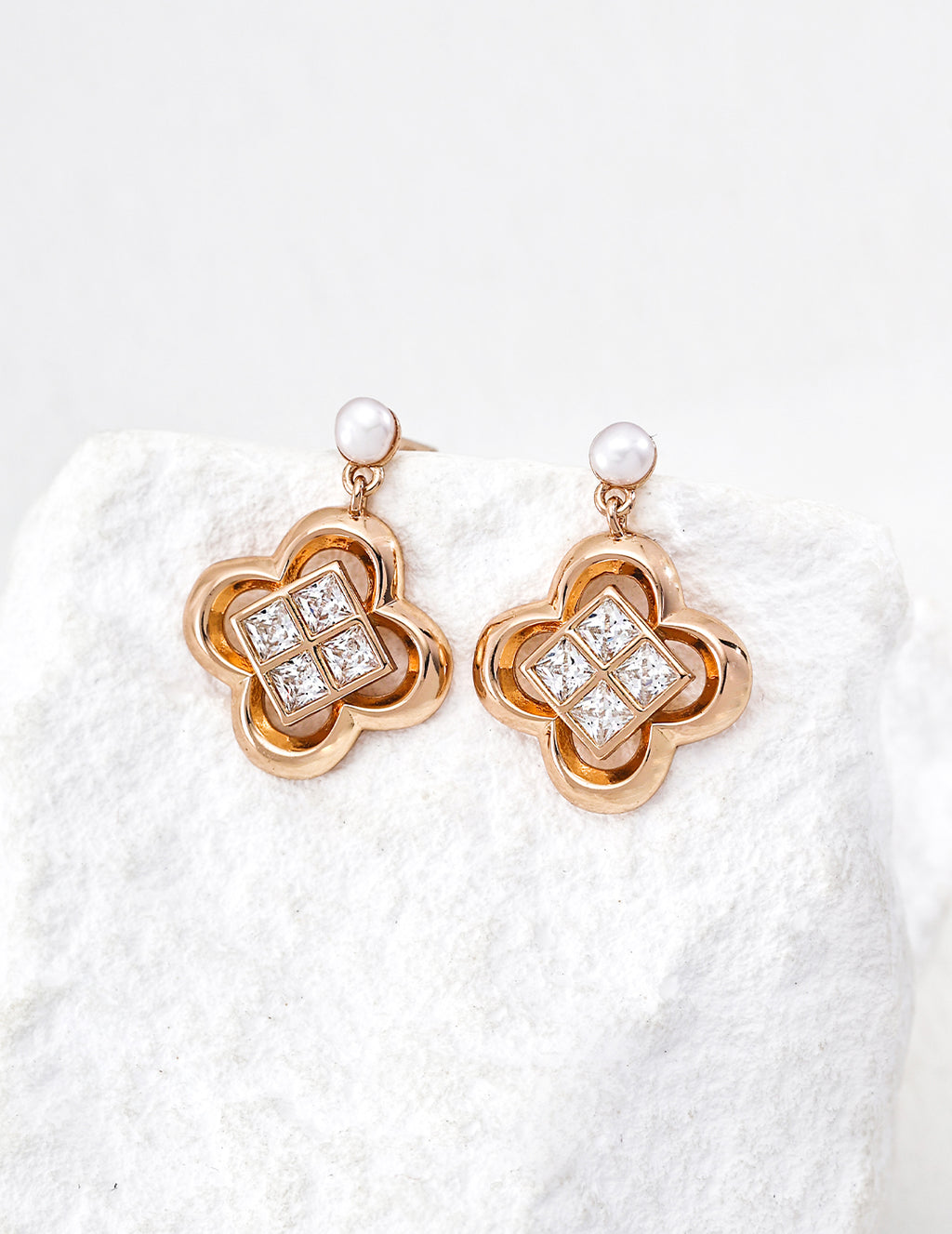 【Lucky Four-Leaf Clover】Zirconia Earrings