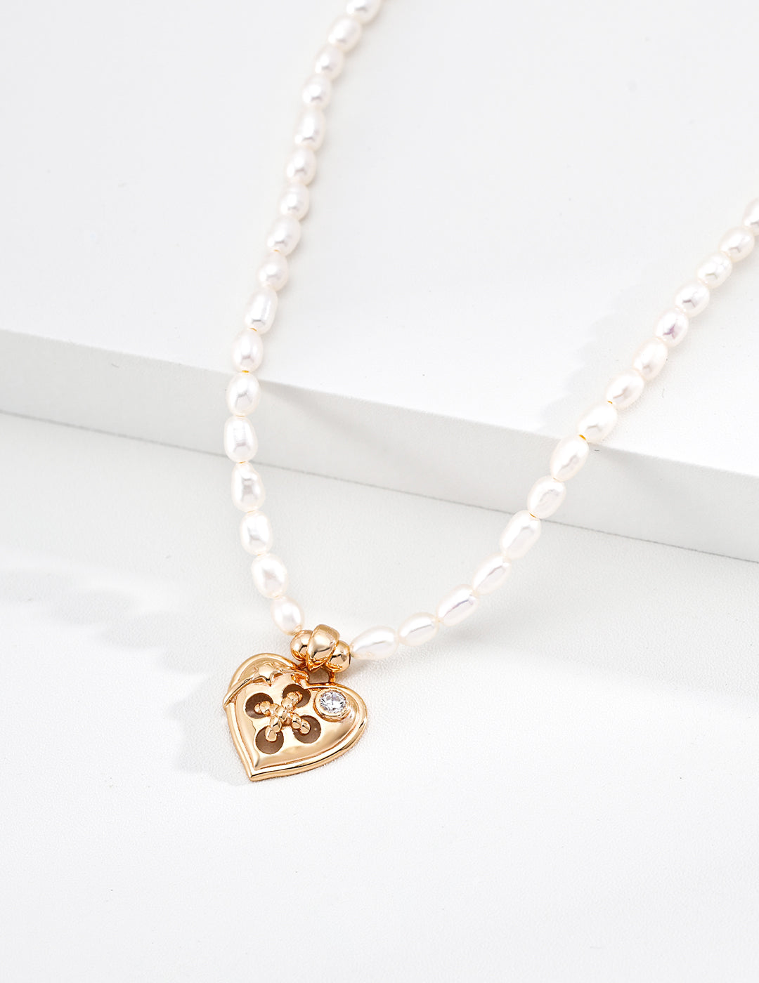 Button Zirconia Necklace