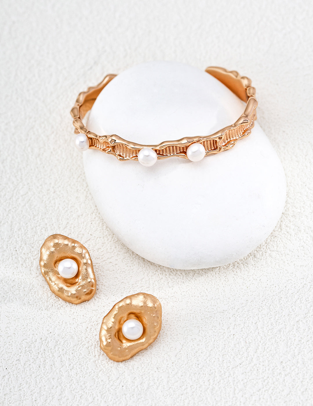 Pearl Stud Earrings image 4