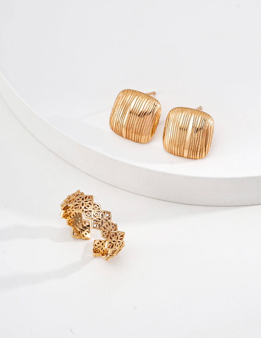 Minimalist Adjustable Ring image 2