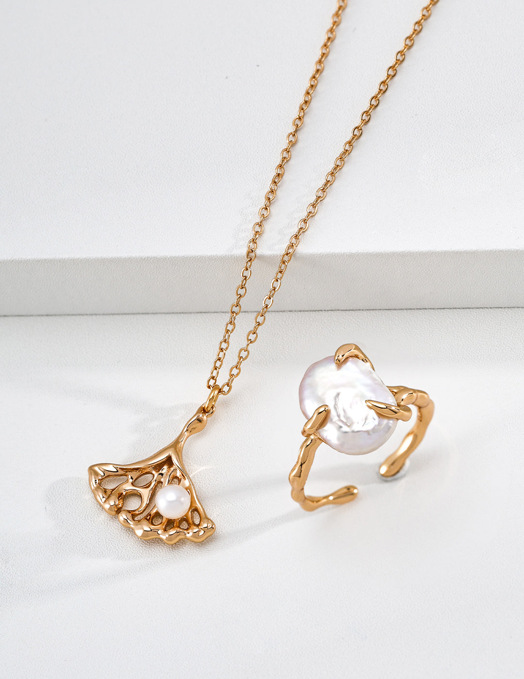 Luna Pearl Pendant Necklace image 3