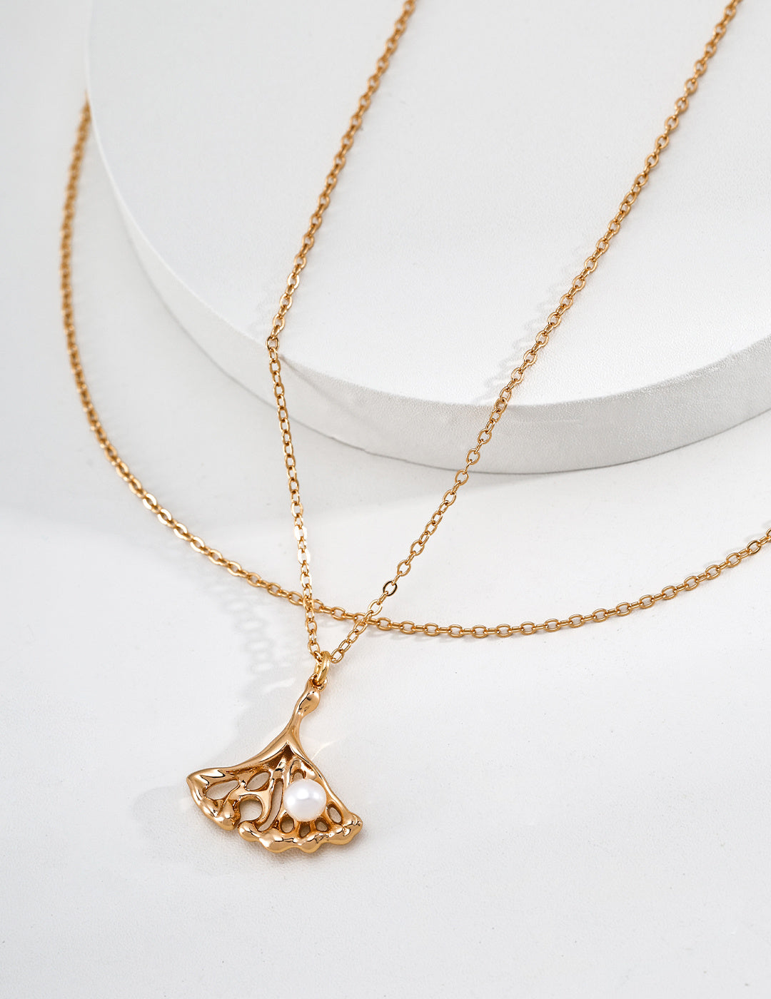 Luna Pearl Pendant Necklace image 4