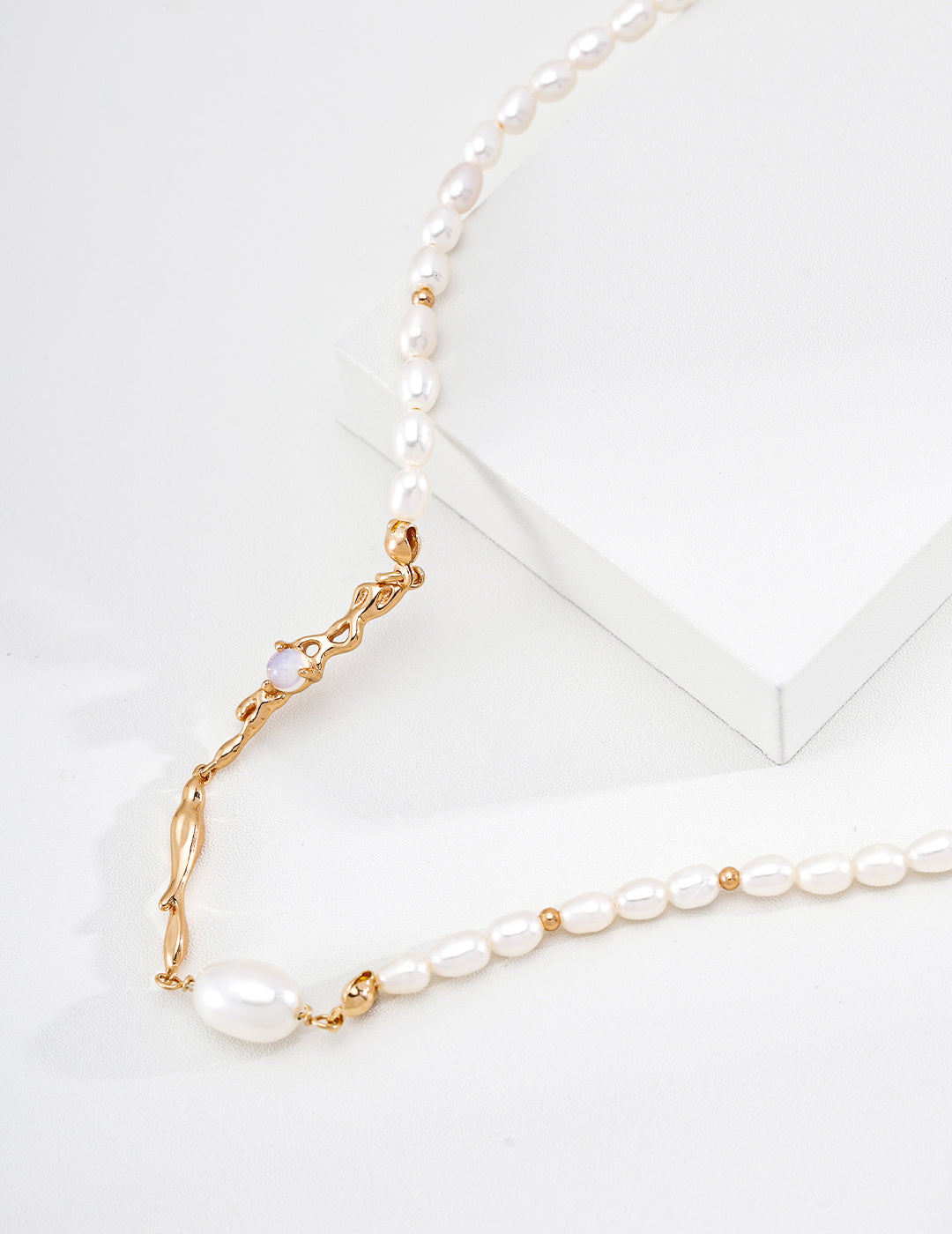 Liquid Flow Pearl Necklace image 3