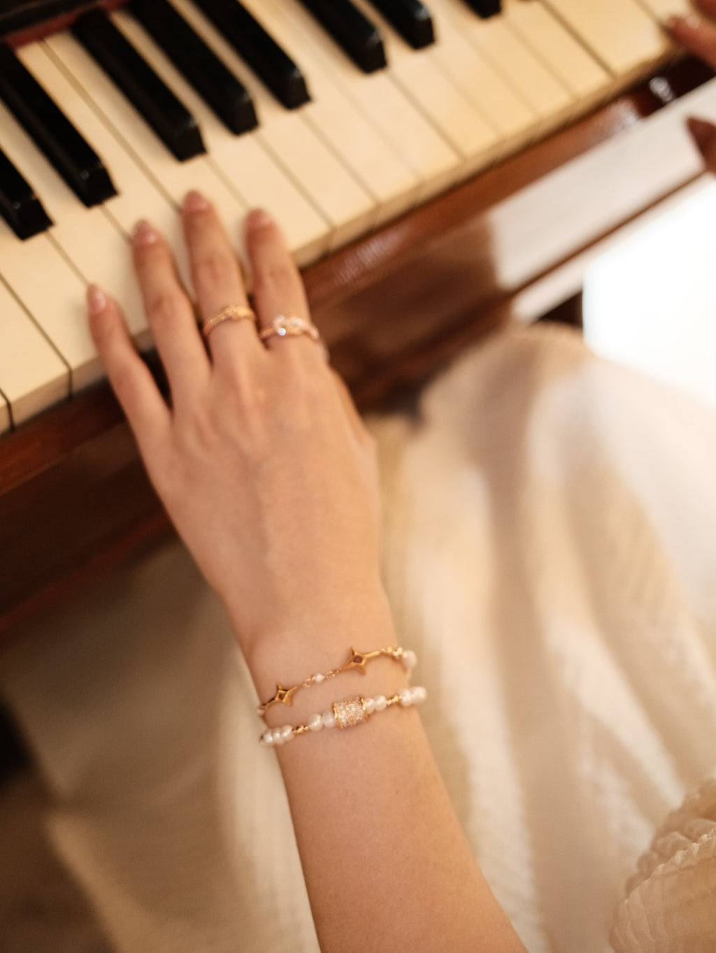 Mother-of-Pearl & Pearl Bracelet image 2