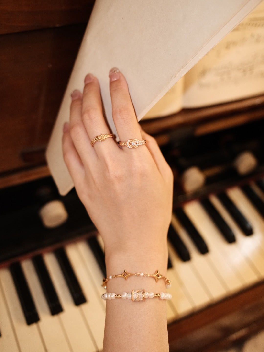 Mother-of-Pearl & Pearl Bracelet image 9