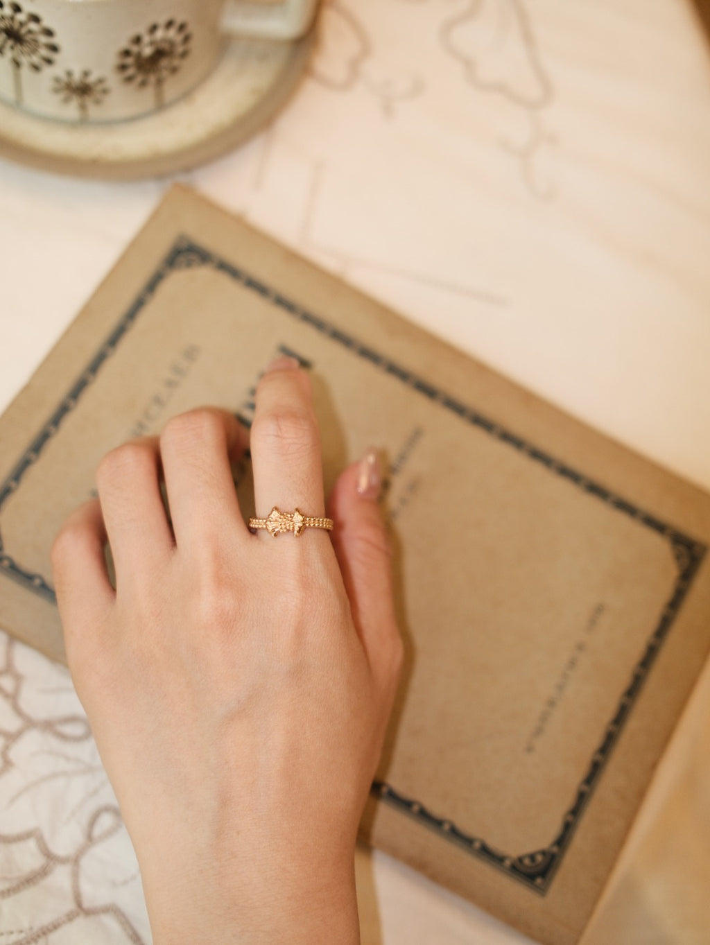 Gilded Ribbon Zirconia Ring image 2