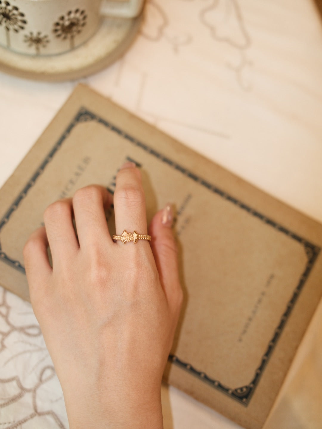 Gilded Ribbon Zirconia Ring image 2